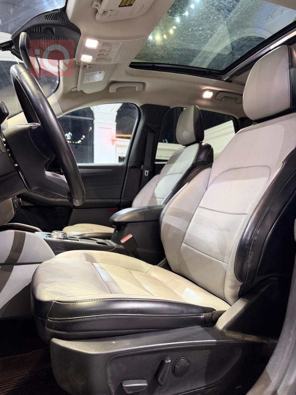 https://cdn.iqcars.io80c36caa-f7fb-4281-8bb3-4d4ce4e7ea40_8.jpg
